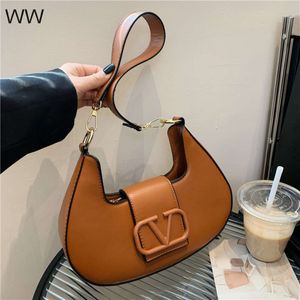 En iyi Avrupalı ​​ve Amerikalı tasarımcılardan moda çantaları kadın omuz subayı için yeni çanta moon crossbody el çantası moda çantalar