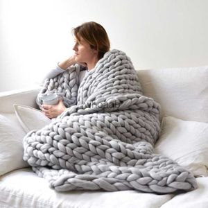 Blankets 1pc Handmade Chunky Knitted Blanket Thick Yarn Merino Wool Bulky Knitted Blanket Warm Winter Sofa Bed Home Decor Throws Blankets 240314