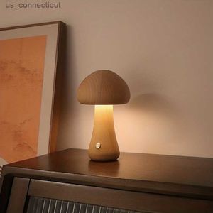 Lampy stołowe 1PC LED Kreatywna grzybowa lampa stołowa drewniana lampa biurka sypialnia nocna noc oświetlona lekkie oświetlenie LED Kreatywne dekoracje domowe lampa stołowa Wa House Wa