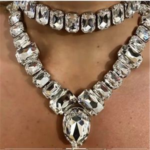 Clear Crystal Acrylic Large Water Drop Pendant Collar Choker Halsband för kvinnor Rhinestone Torques Wedding Jewelry Gift 240311