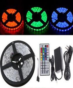 5050 SMD impermeável ao ar livre LED Strip Light 300 LEDS 12V RGB tiras 5m fita multi cores mudando 44 teclas controle remoto 6A Powe7396889