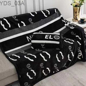 Blankets Luxury designer black blanket white letter warm blanket flannel office blanket room decoration blanket with box 150*200cm 240314