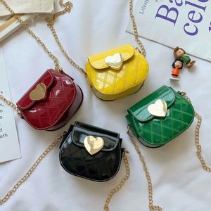 Handbags Cute Little Girls Mini Shoulder Bag for Kids Fashion Coin Purse Small Handbags Lovely Patent Leather Childrens Messenger BagsL2403