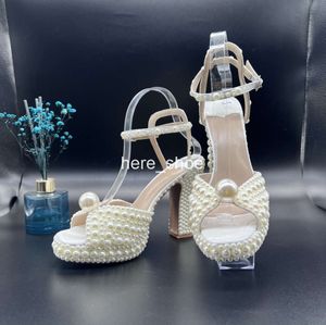 2024 Kvinnor Sandaler Luxury Designer Pearl Elegant Bridal Wedding Dress Shoes Platform Heels Pearls Leather Womens Sandal Size 35-40