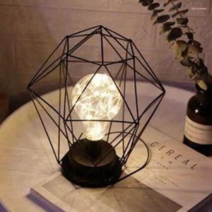 Ночные огни Настольная лампа Светодиодный стол для геометрического моделирования Современный дизайн освещения Офисный рабочий стол