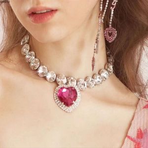 Earrings and Necklace Combination Set Womens Round Glass Diamond Earstuds Heart Shaped Pendant Bridal Jewelry Banquet Style L517