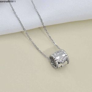 Pendant Necklace Sweet Love Vanca Jade Womens Platinum Collarbone Chain Versatile Fashionable Neck Jewelry 0amj