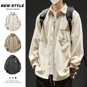 Outono manga longa veludo camisas para homens simples y2k vintage camisa de carga moda coreana solta streetwear blusas roupas 240306