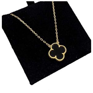2023 Van Clover Necklace Fashion Flowers Four-leaf Clover Cleef Womens Designer Necklaces Jewelry8nht