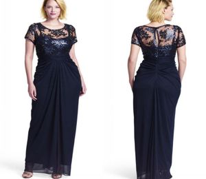 Guaina in chiffon blu navy Abiti da cerimonia taglie forti 2015 Nuovo stile Occasioni speciali Abito da sera a maniche corte in pizzo con paillettes Personalizzato EN4176362