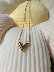 Designer signer necklace womens mens luxury jewelry letter plated gold silver chain woman pendant necklaces fashion designer jewelry wedding party christmas gift