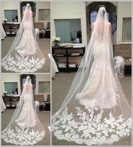 Säljer billigast i lager Long Chapel Length Bridal Veil Applicies 2015 Veu de Noiva Longo Wedding Veil spetspurflel med COMB2741428