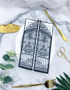 Klasyczne połyskujące czarno -białą bramę Fold Floral Laser Cut Wedding Investations z kopertą i wydrukowanymi dostosowanymi wstawkami9809873