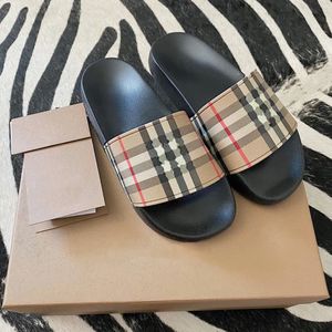 Sandały projektanta Sandały Sandałów Designer Retro Plaid Kapcie mody luksusowe sandały z płaskim dnem przeciw poślizgowym sandałowe kapcie