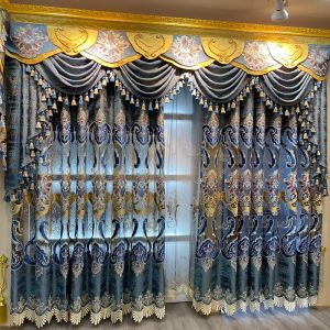 カーテンリビングルームのためのヨーロッパの贅沢なカーテンは、寝室の刺繍中空のバランスチュールチェニルサイズカスタムデコレーションウィンドウキッチンのための豪華なカーテン