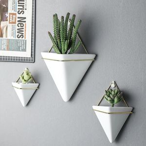 Hanging Wall Planter Vase Nordic Geometric Triangle Ceramic Flower Pot Mounted Succulent Plant Holder For Indoor Home Decoration 240311