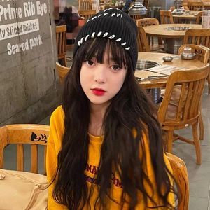 BERETS 2024 WINTER HAT WOMEN WOOLEN CAP women's Autumd and暖かいファッショナブルなスタイリッシュなファッションニット