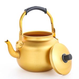 0756L Gold Aluminium Kettle Outdoor Portable Teapot Coffee Pot Large Capacity Kök Camping Cookware Cooke Supplies 240306