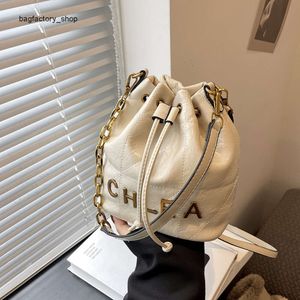 Vendita in fabbrica Sconto del 50% Designer di marca Nuove borse Borsa di piccole fragranze alla moda francese per donna Nuovo secchiello a catena con alta qualità e