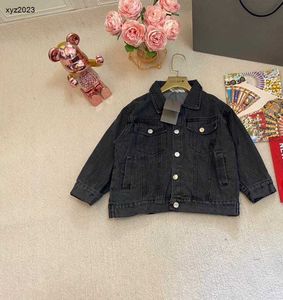 Модные детские покрытие детская дизайнерская одежда детская джинсовая куртка размером с вышитый логотип 110-150