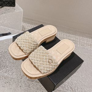 Sandália de salto feminino sandálias de verão chinelos flip flops top qualidade famosa designer mulher solas de madeira saltos quadrados pérola mão tricô plataforma sandália couro real