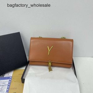Topp modedesigner axelväska fast färg handväska liten kvinnlig fjäder ny broderad tråd textur kvadrat koreansk trendig msenger väska