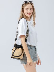 Fashion Tide Bucket Bag Leather Single Shoulder Crossbody Bag Retro Braided Bag 2024 New Portable Women's Bag Straw bag beach bag