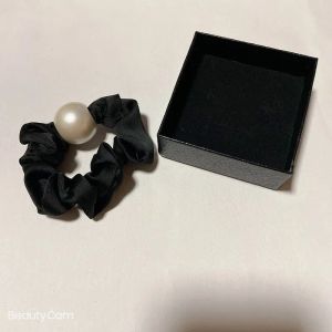 Moda czarna jedwabna gumki c Pearl Head Rope Pierścień do włosów dla kobiet Ulubione delikatne przedmioty