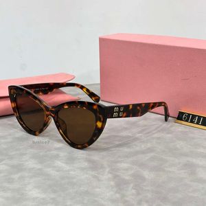 Mui Mui Luxury Brand Muimui Occhiali da sole firmati alla moda MU Occhiali da sole cat-eye per le donne Mui Premium Letter Peplo Occhiali da sole Qualità premium Mui Mui Occhiali da sole 2958