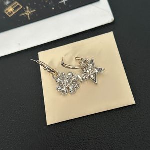 Boutique Silver Plated Charm örhängen Ny mode koppar smycken designer stil diamant örhänge högkvalitativa kärleksgåvor örhängen med lådor