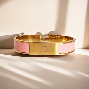 Designer Jewelry WOMENS Bracciale di lusso Bracciale Designer Lettere 18K Gold in acciaio inossidabile Coppia di matrimoni in acciaio Gift Bracciale all'ingrosso Ringraziamento Pasqua