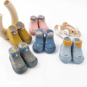 Нескользящие дышащие домашние носки-тапочки First Walkers, детская обувь для маленьких детей, осенне-зимняя детская обувь на мягкой подошве 240315