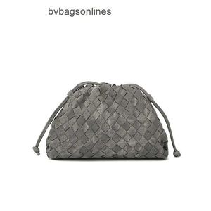 Luxury Bottegs Venets Pouch Bag 2024 Womens Small Denim Weave Cloud Bag Clip Dinner med original 1: 1 logotyp