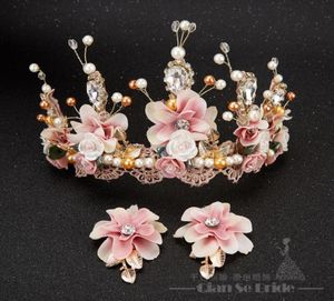 Luksusowe kobiety Crown Crystal Floral Tiara Pearl Jewelry Golden Bridal Crown Hair Wear Wedding Pography Akcesoria Ade2159314