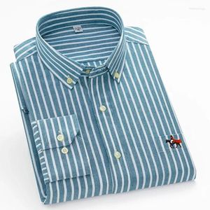 Mäns casual skjortor Mens Pure Cotton Oxford Long Sleeve Classic Vintage Single Pocket Brodery Shirt Standardknapp Arbetskläder