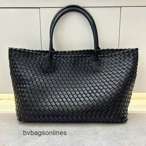 Botteg Venet High -End -Taschen für Einkaufstaschen Cowide gewebt Womens 2024 Neue Handheld -Schulter Großkapazität lässiger Gemüse Basket Einkauf Original 1: 1 Real Logo Box