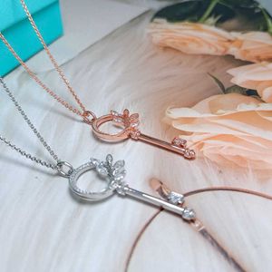 Designer tiffay and co Vine Key Necklace Womens Pure Silver Plated 18k Rose Gold Full Diamond Design Light Luxury Collar Chain Sweater