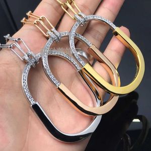 Designer Tiffay och Co Lock U-formade två-tonhalsband med en rad Diamond Personlig mångsidig V-guld 925 Silverpläterat mode