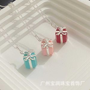 Designer tiffay and co s925 Pure Silver Enamel Gift Box Pendant Necklace Exquisite Fashion Light Luxury Versatile Womens collarbone Chain