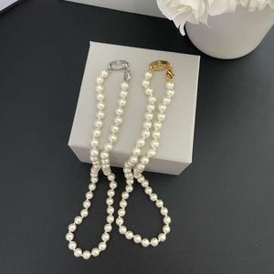 Neue Designer-Schmuck-Trendmarke Saturn Pearl Knot Einfaches Pendeln Vielseitiges High-End-Halskettenzubehör