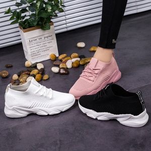 Primavera sapatos esportivos das mulheres sapatos de malha respirável superfície casual sola macia leve correndo sapato esportivo f6CT #