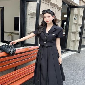 Designer Women's Two Piece Dress Luxury Fashion Women's Suit Style Short Sleeve Short Jacket Belted High Waisted Pleated Skirt