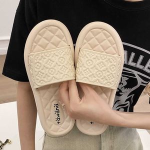 Sandals New Summer Girls Soft Sole Lightweight and Wet Water Leisure Indoor Bathroom Spring Anti slip Slippers for Women J240315