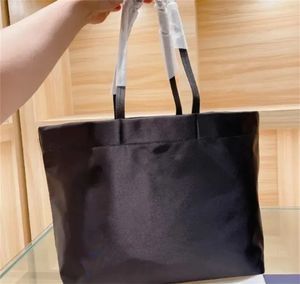 Woman Straw Bags Nylon shoulder bags Hobos Handbags Chain Purses Designer Crossbody Baguettes Lady Small Totes