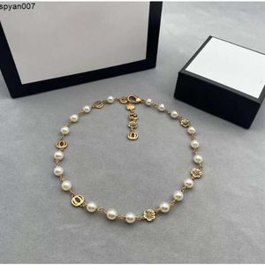 Chic Flower Necklace Women Designer Jewelry Golden Chain for Luxury Letters Jewelrys with Pearl Party