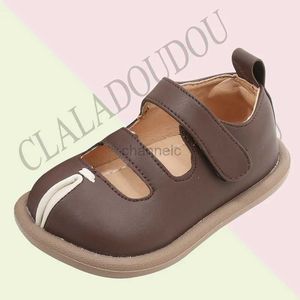 Första Walkers Claladoudou Enfant Flat Shoes Uniform Fashion Little Princess Shoes With Springs Soft Wide Noses raka skor för barnklänning 240315