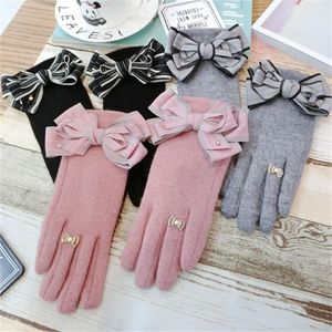 Fashion Women Big Bow Knot Touch Screen Gloves Winter Female Thickening Warm Finger Gloves Girls Cute Wrist Gloves Touch Agl100 20209E