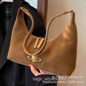 As lojas de fábrica têm 95% de desconto em textura de nicho, bolsa fosca nas axilas para mulheres, nova moda, vintage, bolsa de ombro de grande capacidade, 2024