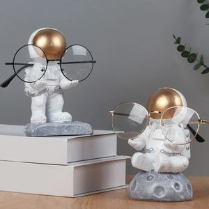 Creative Astronaut Glasses Bracket Shop Display Stand Desktop Pen Present Decoration 240309