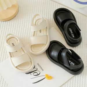 Kinder Sommer Sandalen Jungen Mädchen Mode Reine Farbe Haken Sandalen Baby Weiche Atmungsaktive Schuhe Kinder Sommer Strand Sandalen 240312